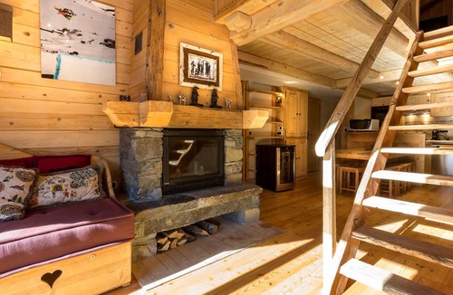 Le Cret Apartment | Charming Top-Floor Apartment with Fireplace in Cozy Residence, Val-d'Isère