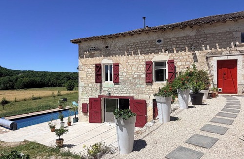 Le Verdier House | Charming vacation rental for 6 people, with a pool and hot tub.
