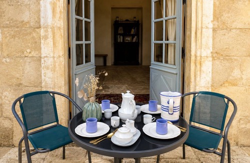 Excideuil House | Charming villa for 12 people, just a stone's throw from the center of Excideuil.