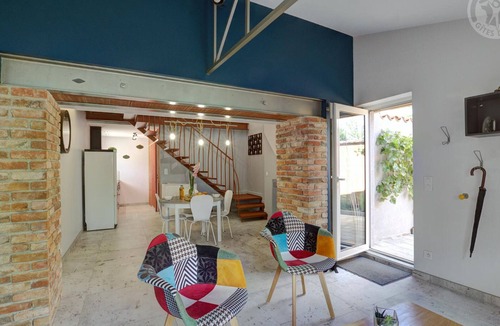 Balbigny Cottage | Comfortable cottage with private garden in Balbigny