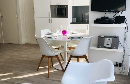 Nice City Centre Apartment | CONTEMPORARY APARTMENT NICE HYPER CENTER 2 MINUTES BEACHES
