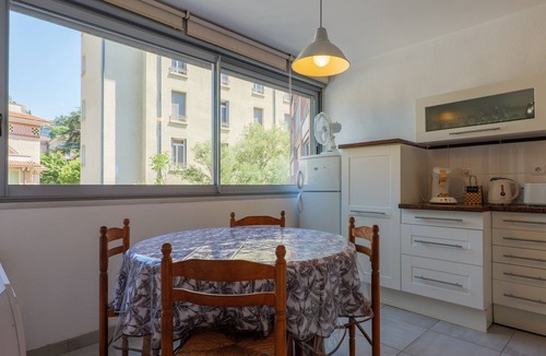 Vals-les-Bains Apartment | Cosy Retreat Near the Thermal Baths – Air Conditioning Included
