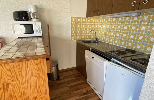Jeux Apartment | Cozy 2-Room Apartment for 6 in Alpe d'Huez, Ski-in/Ski-out, Near Shops, South-Facing Balcony