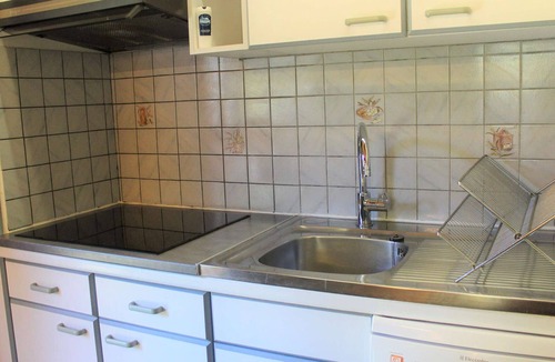 Les Claux Apartment | Cozy 2-Room Mountain Apartment for 5 in the Heart of Vars, Near Slopes and Shops