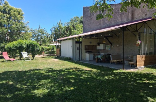 Tarbes House | Cozy and Comfortable Room