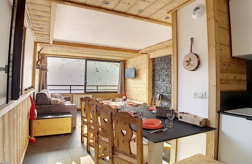 Les Menuires Apartment | Cozy renovated ski-in/ski-out apartment, parking included, pets allowed