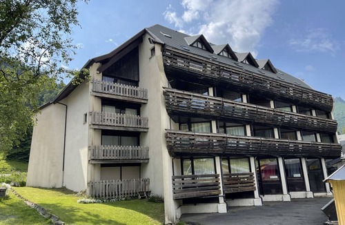 Laveissiere Apartment | Cozy Studio for 4 with Ski Access, Shops Nearby, Pet-Friendly