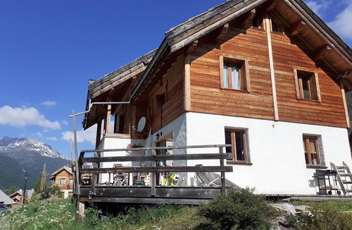 Nevache Ski Chalet | Detached chalet with garden and triple-exposure terraces
