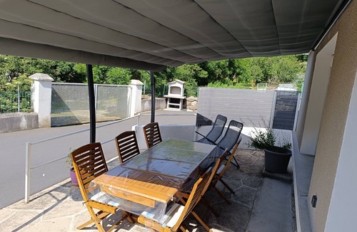 Andelat House | Detached house in the countryside. Pets allowed