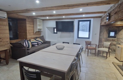 Saint-Symphorien-de-Mahun House | Domaine le Bouissou Du Mahun Gîtes for groups 15 to 40 people