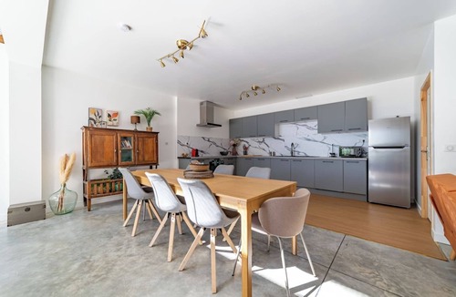 Beziers Cottage | DOMAIN PRIVATIZATION