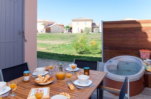 Fabregues House | Domaine du Golf by Interhome
