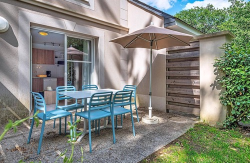 Saumur Cottage | Duplex Cottage with Pool for 4