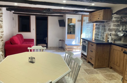 Beaumont House | Entre Eaux et Roches - 5-person gite in character Ardèche house