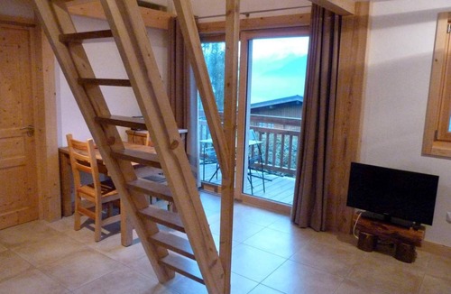 Combloux Ski Chalet | F2 apartment in chalet facing Mont Blanc (pets not allowed)
