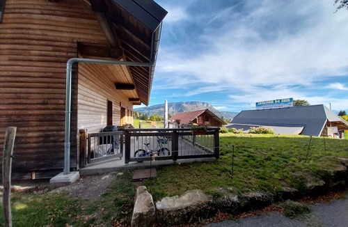 La Feclaz Ski Chalet | Family-friendly chalet in the heart of the resort in La Féclaz (sleeps 8)