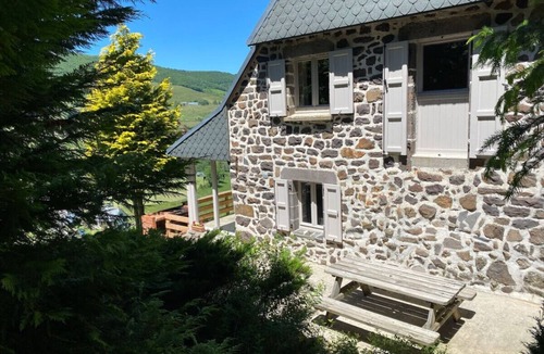 Le Claux Cottage | Farmhouse Auvergne Mountainview
