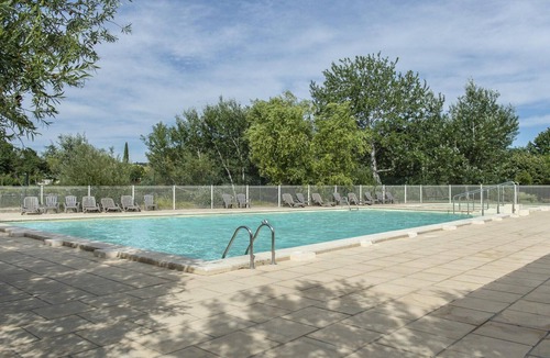 Saint-Saturnin-les-Avignon Villa | Provence Villa for 8 with Private Pool