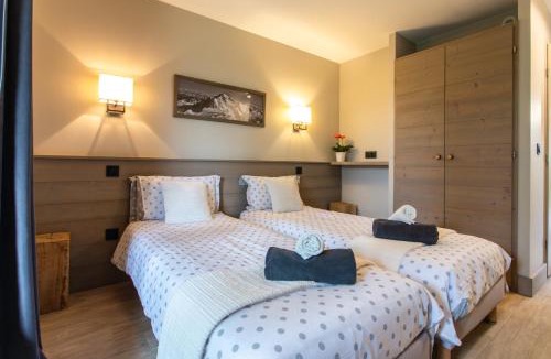 Montchavin House | French Alps 5-Bed Cottage Sleeps 12 with Parking