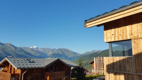 Montchavin House | French Alps 5-Bed Cottage Sleeps 12 with Parking