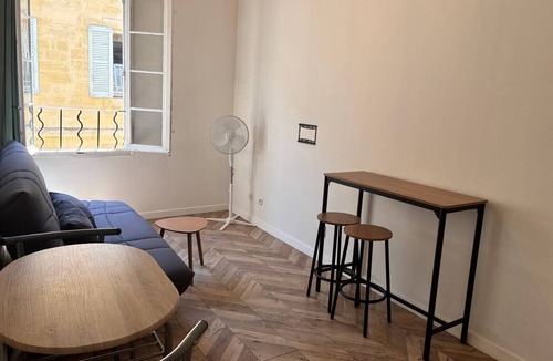 Avignon City Centre Apartment | Functional studio in the heart of Avignon