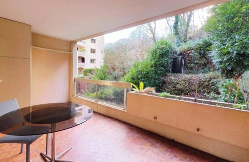 Serin Apartment | Furnished apartment with balcony and garage - Lyon Nord