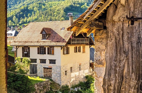 Saint-Pierre-d'Entremont Apartment | Gîte 5 pers Chartreuse: balcony, mountain view, stove, 2 bedrooms, 2 bathrooms | Le Duc