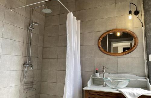 Besson House | Gîte champêtre à Besson avec charme authentique - FR-1-489-348