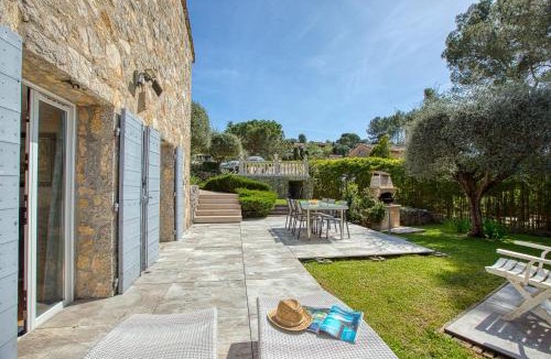 Peymeinade House | Gîte LES PINS climatisé piscine jardin parking