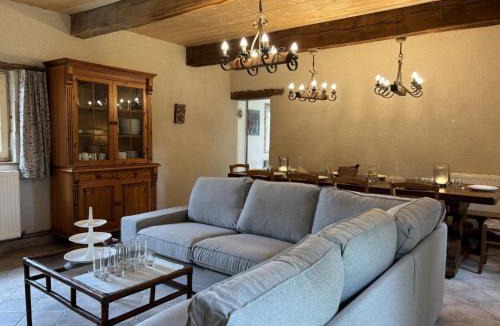 Sanssat House | Gîte rustique, animaux & clim - 12 pers. - FR-1-489-637