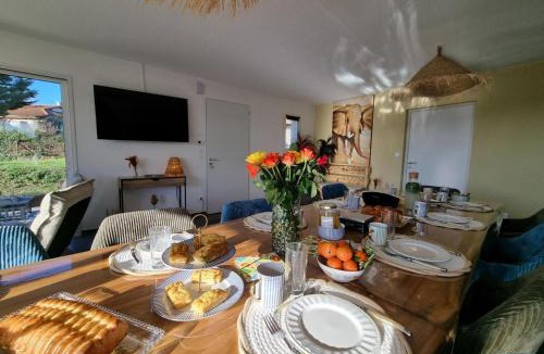 Saint-Germain-Laval House | Gîte spacieux 12 pers à Saint-Germain-Laval - Confort et charme - FR-1-496-378