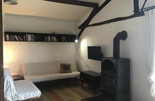 Bazian House | Gîte with great views