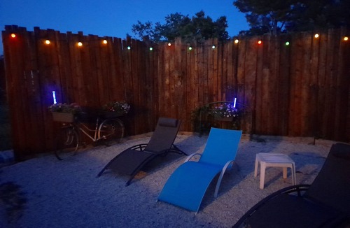 Saint-Cannat House | Gite with swimming pool in the countryside, near Aix-en-Prov, pets welcome.
