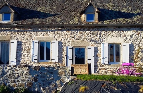 Vebret Cottage | GITE4*IN THE HEART OF AUVERGNE WITH BALNEO AND SAUNA