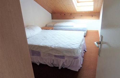 Saint-Jean-dʼAulps Apartment | Grand appartement 3 pièces, proche des pistes, 8 couchages, accès piscine - FR-1-573-34