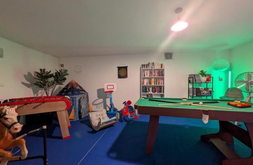 Pezenas Apartment | Grand appartement familial avec salle de jeux entre Moliere et Mediterranee