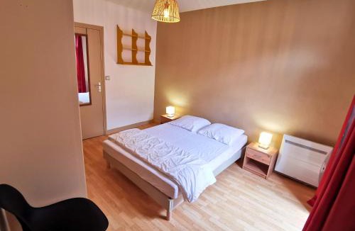 Moutiers Apartment | Grand T2 avec balcon - proche centre historique