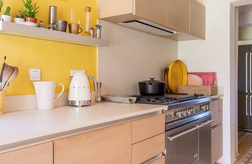 Graveson House | Graveson cottage, 5 bedrooms, sleeps 12