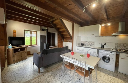 Chatel-Montagne Cottage | Green haven for couples with parking