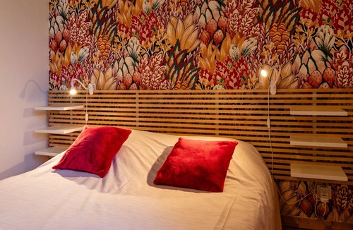 Saint-Symphorien-de-Mahun House | Guesthouse "La Chastanha - Room 1" with Mountain View