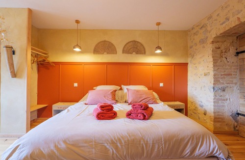 Saint-Remeze Bed & Breakfast | Guest Room “La Terre d’à Côté” with Shared Terrace and Wi-Fi