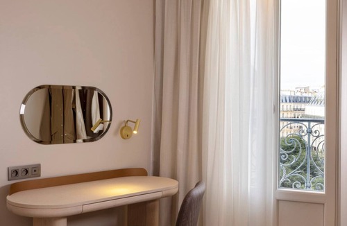 9th Arrondissement Hotel | Hôtel Beige