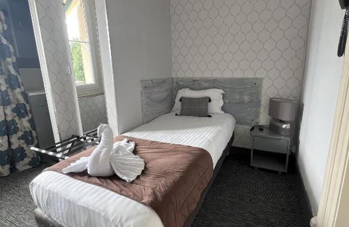 Chatellerault Hotel | Hôtel L'Univers