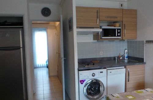 Cerbere Apartment | Holiday Apartment "La Nicrom" with Sea View, Shared Pool & Wi-Fi