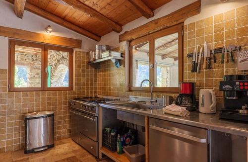 Beaumont House | Holiday Home “La Guaribote”: Mountain View, Private Terrace & Wi-Fi