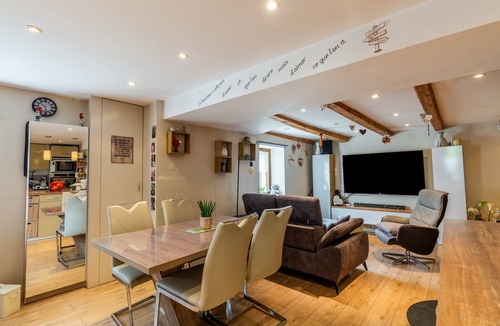 Faverges-Seythenex House | Holiday Home "Maison Village Proche Lac d'Annecy" with Private Terrace & Wi-Fi