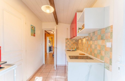 Garrigues House | Holiday Home 'Mazet' with Private Terrace, Private Garden and Wi-Fi