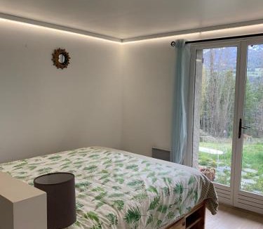 Barcelonnette Ski Chalet | Holiday in Arles Chalet 12 personnes avec vue incroyable