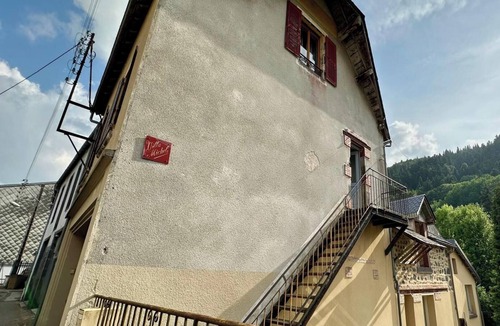 Mont-Dore House | Home for Groups and Families