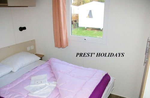 Coulanges House | Homerez - Amazing bungalow for 8 ppl. with shared pool and terrace at Onzain